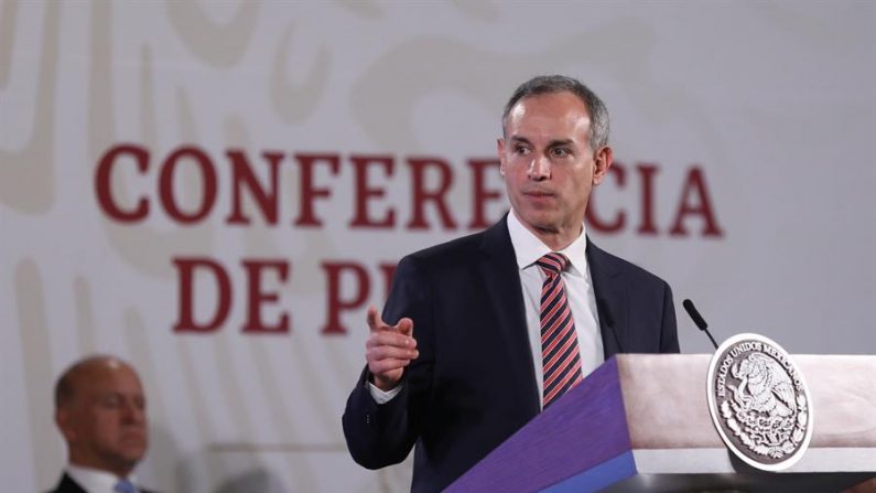 El subsecretario de Promoción y Prevención de la Salud, Hugo López-Gatell, participa el 21 de abril de 2020, durante la rueda de prensa matutina del presidente de México, Andrés Manuel López Obrador, en Palacio Nacional en Ciudad de México (México). EFE/Sáshenka Gutiérrez/Archivo