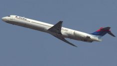 Llegan a Miami dos vuelos con 313 estadounidenses varados en Cuba