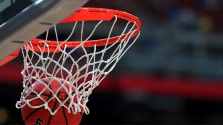 Cinco hombres mueren del virus del PCCh luego de asistir a un juego de baloncesto