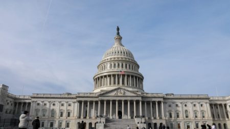 Congreso de EE.UU. discute por gastos no relacionados al virus del PCCh en el próximo paquete de rescate