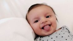 Bebé en Italia es llamado la “cara de la esperanza” tras sobrevivir batalla de 50 días contra el virus