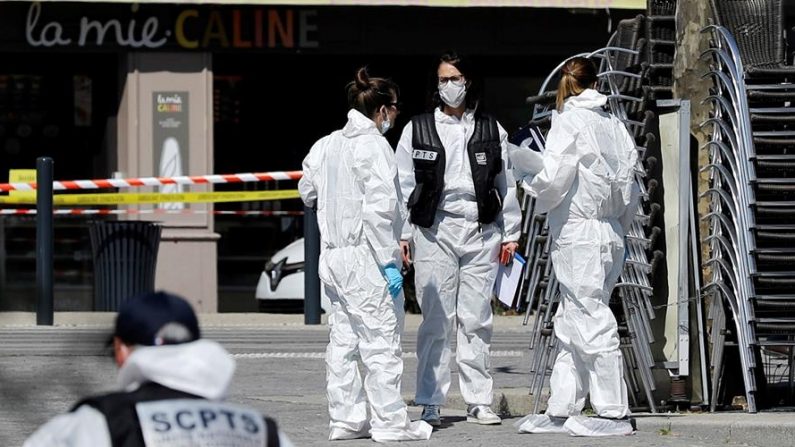 Dos muertos y seis heridos en un ataque perpetrado por un hombre con un cuchillo en la localidad de Romans sur Isère, en el este de Francia. EFE/EPA/ALEX MARTIN