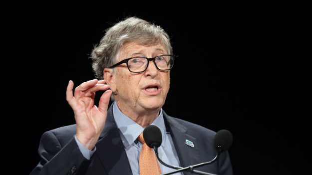 Bill Gates: La vacuna contra la gripe no es efectiva en ancianos, la vacuna COVID-19 será diferente