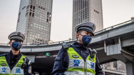 Beijing debe liberar activistas y periodistas castigados por compartir información del virus, dice HRW