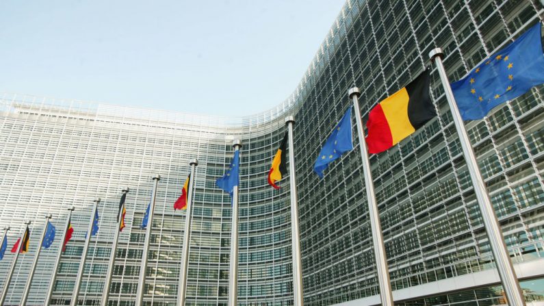 El edificio Berlaymont, sede de la Comisión Europea, se inauguró el 21 de octubre de 2004 en Bruselas, Bélgica. (Mark Renders/Getty Images)