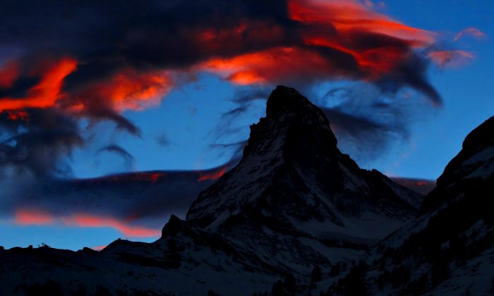 El pico del Matterhorn visto desde Zermatt, Suiza, el 16 de diciembre de 2013. (Alexandre Soares vía Foto de "Day Submission")