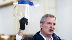 De Blasio dice que NY solo puede «llegar al lunes o al martes» con actual suministro de respiradores