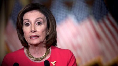 Pelosi quiere que próximo proyecto de ley de ayuda «permita a los estadounidenses votar por correo»