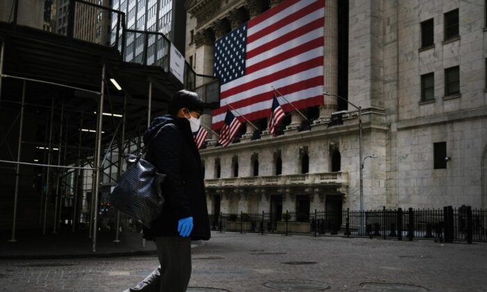 Wall Street durante un pico del virus, en Nueva York, el 20 de abril de 2020. (Spencer Platt/Getty Images)
 
 
