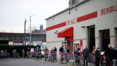Costco y Home Depot anuncian restricciones en el número de clientes dentro de sus tiendas