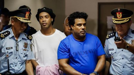 Otorgan arresto domiciliario a Ronaldinho en Paraguay tras pago de fianza millonaria