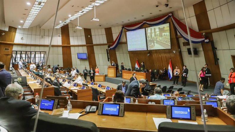 La Cámara de Diputados de Paraguay declaró "persona no grata" al embajador de Bolivia en ese país, Mario Cronembold, por entender que este denigró los valores culturales y agravió el idioma nativo de la nación en la que está trabajando. EFE/Nathalia Aguilar/Archivo
