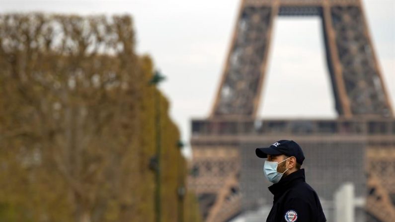 Francia supera las 10,000 muertes por coronavirus tras añadir 1.427 en un día. EFE/EPA/IAN LANGSDON
