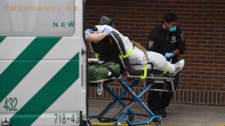 «Estamos doblando la curva»: caen las hospitalizaciones diarias por COVID-19 en Nueva York