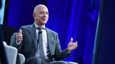 Jeff Bezos, de Amazon, dona USD 100 millones a bancos de alimentos por aumento de desempleos