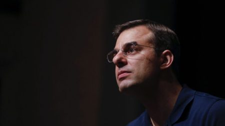 Representante Justin Amash pide el fin de la inmunidad calificada para la policía