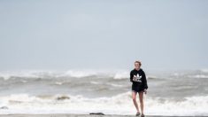 Alcaldes bloquean acceso a principales playas de Carolina del Sur tras reapertura del gobernador