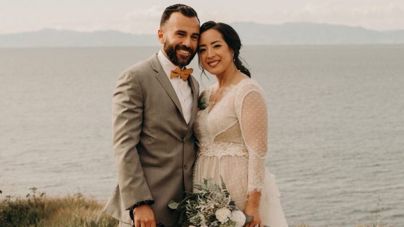 Johanna Patricia y Miguel Delgado se casaron el 21 de marzo. A pesar de la nueva planificación de última hora, las cosas eran "perfectamente imperfectas". (Cortesía de Johanna Patricia)
