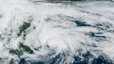 La tormenta Arthur se aleja de EE.UU. y avanza hacia aguas abiertas del Atlántico