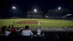 COVID-19 toca al béisbol en Nicaragua, donde los deportes no se detienen