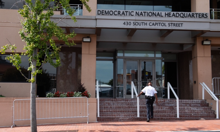 La sede del Comité Nacional Demócrata (DNC) en Washington el 22 de agosto de 2018. (Saul Loeb / AFP a través de Getty Images)
