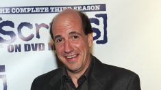 Muere el actor Sam Lloyd, conocido por la serie «Scrubs», a los 56 años