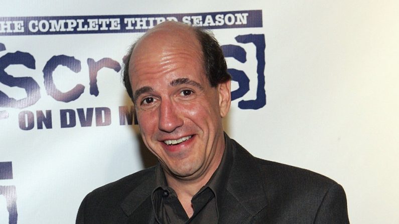 El actor Sam Lloyd llega al evento de lanzamiento del DVD de la tercera temporada y a la fiesta de clausura de la quinta temporada de la serie de televisión "Scrubs" en el Rain Nightclub dentro del Palms Casino Resort el 27 de abril de 2006 en Las Vegas, Nevada (EE.UU.). (Ethan Miller/Getty Images)