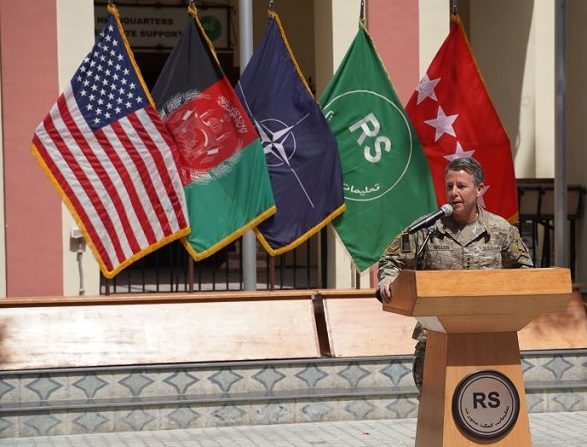 Comando de las fuerzas de EE.UU. y la OTAN en Afganistán, general Scott Miller, habla durante el 70 aniversario de la OTAN en el cuartel general de Resolute Support en Kabul el 3 de abril de 2019. (THOMAS WATKINS/AFP a través de Getty Images)