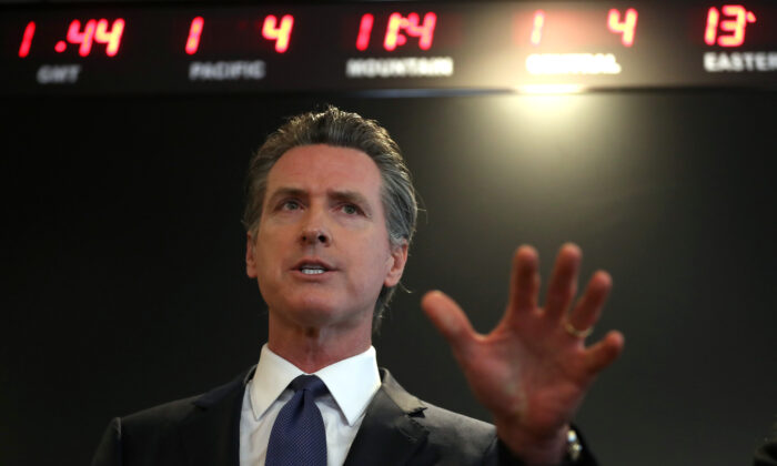 El gobernador de California Gavin Newsom en Sacramento, el 27 de febrero de 2020. (Justin Sullivan/Getty Images)