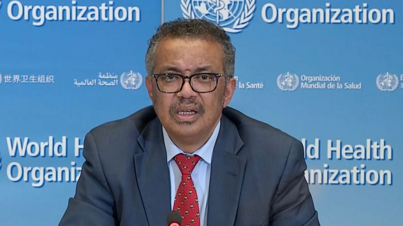 El jefe de la Organización Mundial de la Salud, Tedros Adhanom Ghebreyesus, en la sede de la OMS en Ginebra el 6 de abril de 2020. (AFP vía Getty Images)