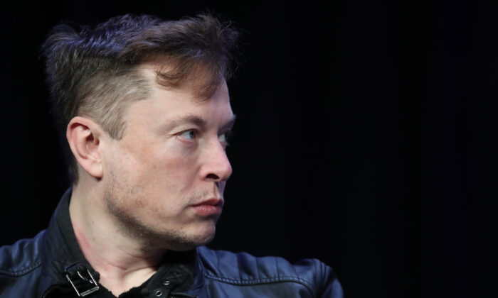 Elon Musk, fundador e ingeniero jefe de SpaceX, habla en la Conferencia y Exposición de Satélites 2020 en Washington el 9 de marzo de 2020. (Win McNamee/Getty Images)