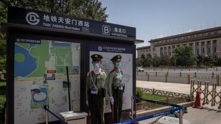 Beijing inicia preparativos “bélicos” para contener el virus antes de reunión política clave