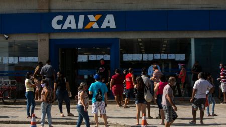 El desempleo en Brasil sube hasta el 12.6 % en abril por crisis de COVID-19