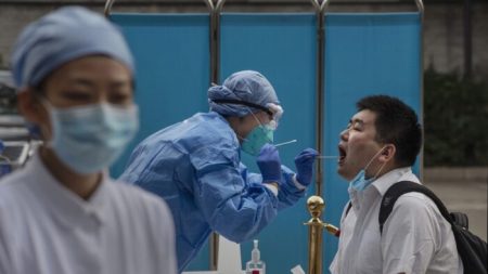 Brote del virus del PCCh golpea el noreste de China de nuevo y se cierran escuelas por tercera vez