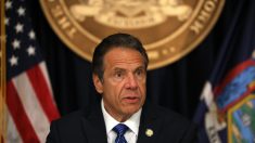 Gobernador de Nueva York firma ley de reforma policial