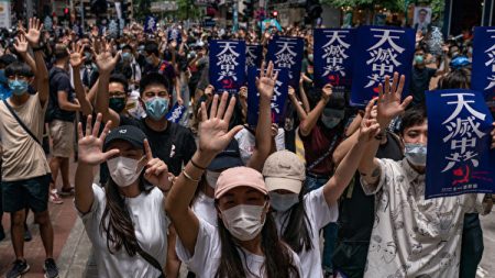 ¿Por qué Beijing, en un acto de desesperación, quiere quitarle por completo la libertad a Hong Kong?