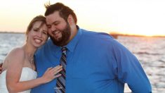 Joven obeso pierde 300 libras en 15 meses antes de casarse con su novia de la escuela