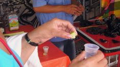 Suman más de un centenar de muertos en México por consumir alcohol adulterado