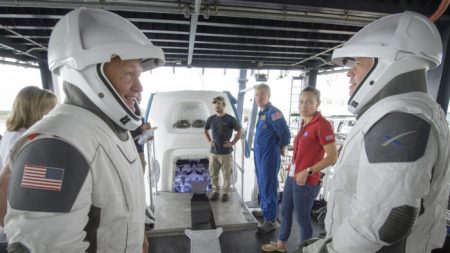 Trump asistirá al primer lanzamiento de astronautas en EE.UU. desde hace años