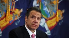 Cuomo reporta aumento en 24 horas de hospitalizaciones y muertes por virus del PCCh en Nueva York