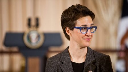 Juez desestima demanda por difamación de One America News Network contra Rachel Maddow de MSNBC