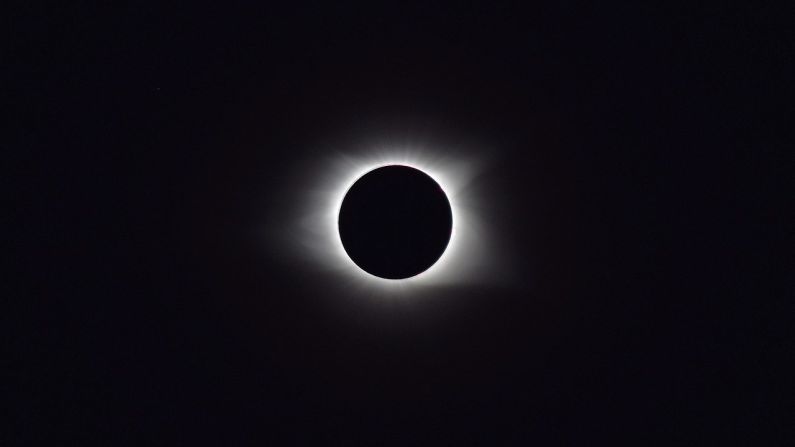 Eclipse solar total 2017 en Tennessee (Jan Haerer por Pixabay) 