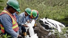 Expertos de EEUU buscan solución a socavón que amenaza a oleoducto ecuatoriano