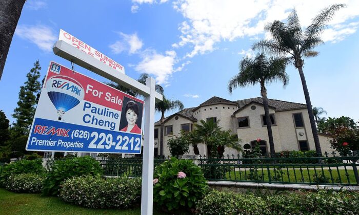 Una propiedad estimada en cerca de 4 millones de dólares está a la venta en Arcadia, California, el 17 de mayo de 2016. (Frederic J. Brown/AFP vía Getty Images)