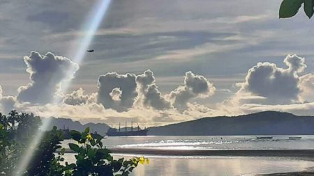 Asombrosa foto de nubes formando la palabra «love» da esperanza a la gente en medio de crisis mundial