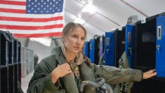 Piloto de la Fuerza Aérea se convierte en primera mujer que vuela un caza F-35A en combate