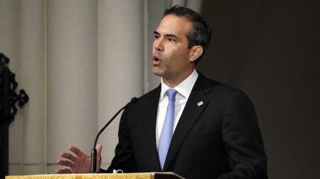 George P. Bush dice que votará por Trump en las elecciones de 2020