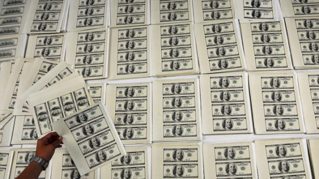 Detienen en Colombia a falsificador de dólares estadounidenses