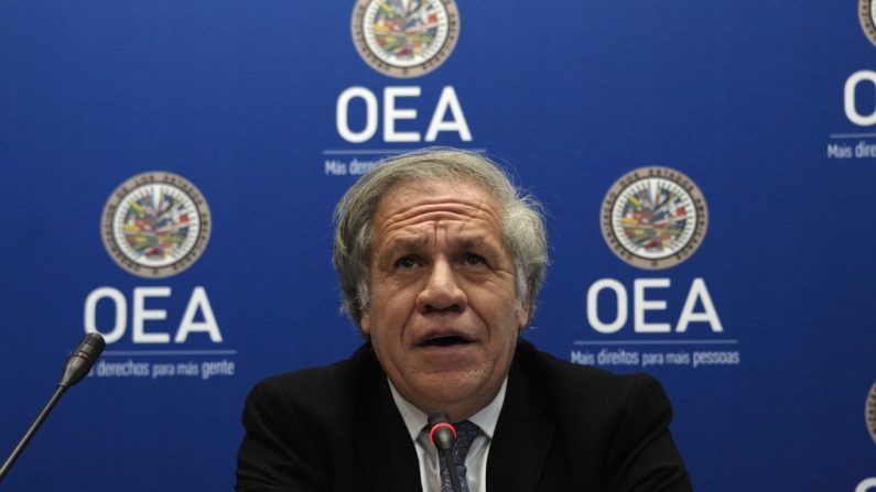 El secretario general de la Organización de Estados Americanos (OEA), Luis Almagro, celebra una conferencia de prensa evaluando el año 2019 en la sede de la OEA en Washington, DC (EE.UU.) el 19 de diciembre de 2019. (Foto de EVA HAMBACH/AFP vía Getty Images)