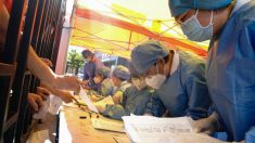 Beijing anuncia docenas de nuevos casos del virus de PCCh y medidas de “tiempos de guerra” para contenerlo